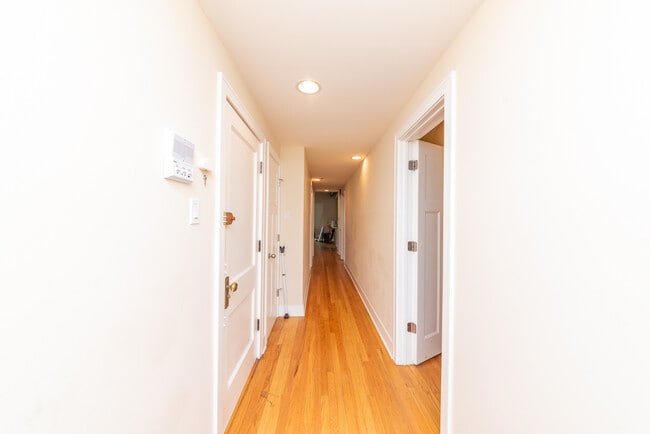 Foto del edificio - 4912 N Washtenaw Ave