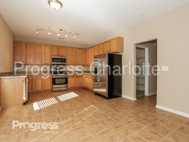 Building Photo - 5433 Stowe Derby Dr