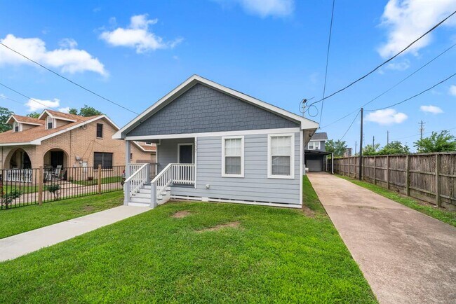 Building Photo - 307 Linwood St