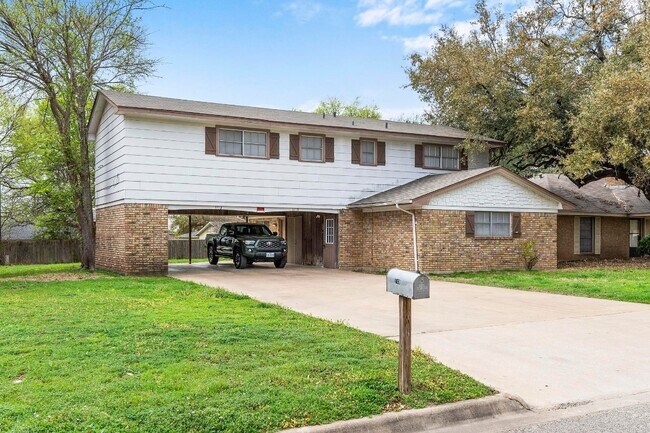 Foto del edificio - 3715 Ivanhoe Dr