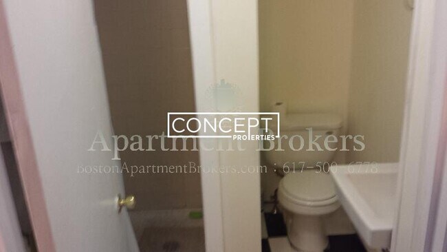 Building Photo - 41 Anderson St