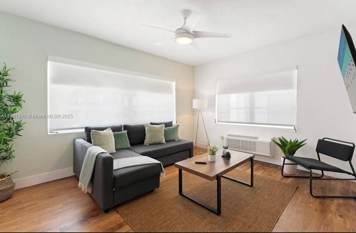 Foto principal - 7721 Harding Ave