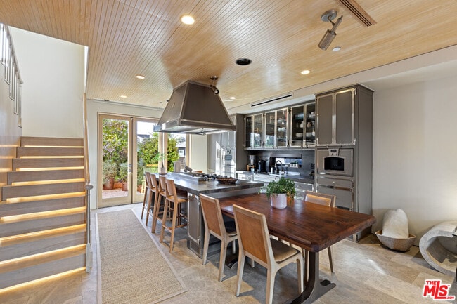 Building Photo - 812 Brooks Ave