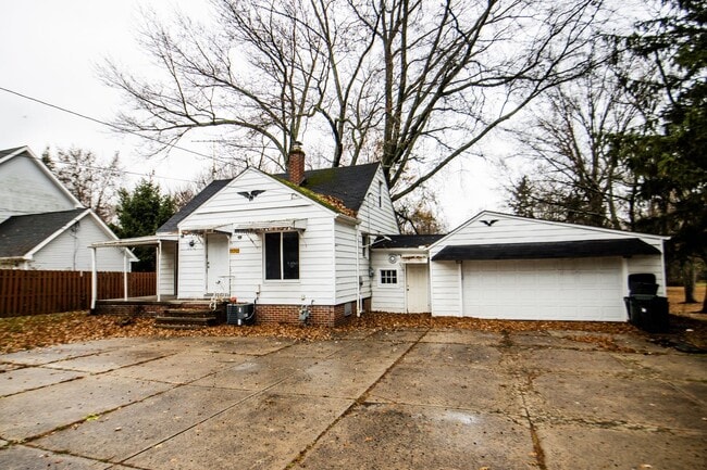 Foto del edificio - 11702 Ridge Rd