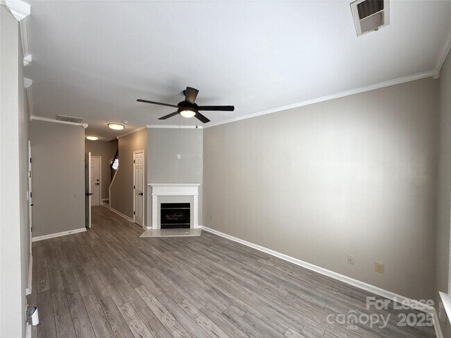 Foto del edificio - 2043 Lennox Square Rd