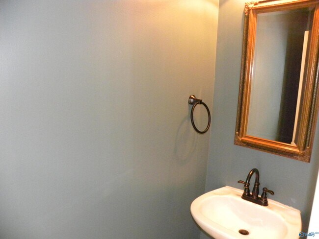 Building Photo - 112 Bayberry Ln