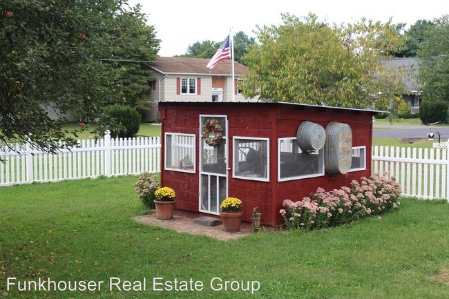 Building Photo - 3 br, 1.5 bath House - 1401 Forest Ave
