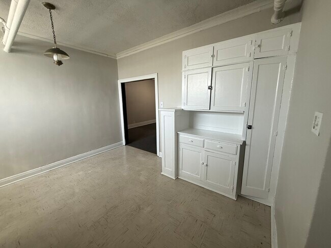 Foto del edificio - 3252 Maple Ave