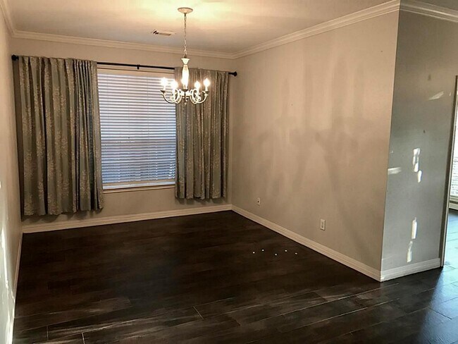 Building Photo - 9111 Sutter Ranch Dr