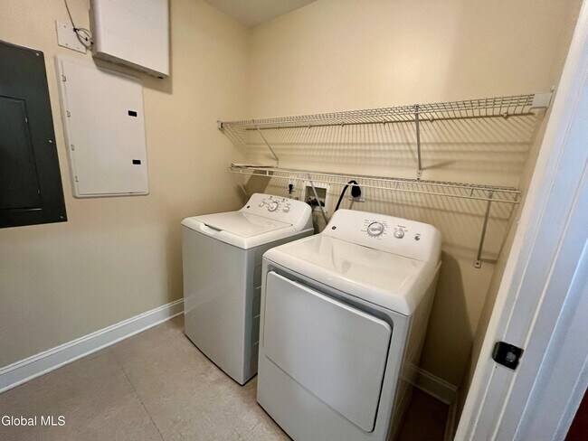 Foto del edificio - 60 Weibel Ave