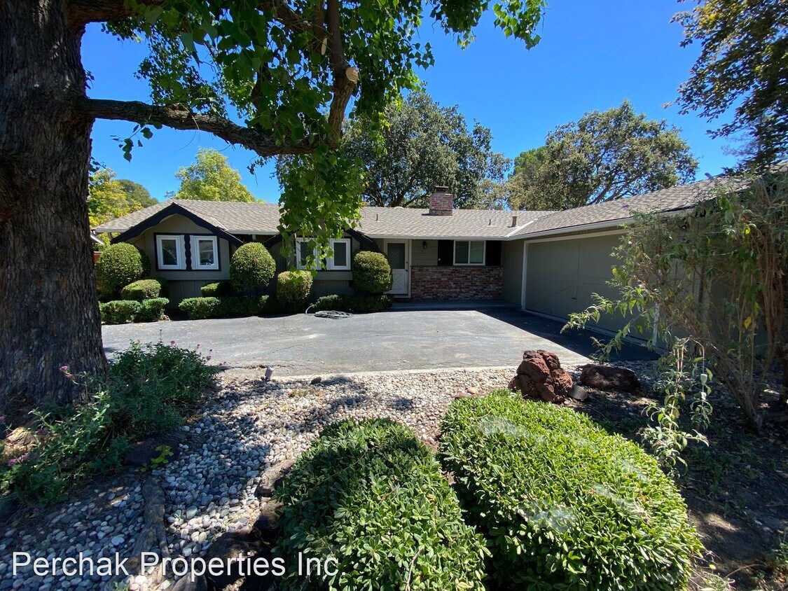 Foto principal - 3 br, 2 bath House - 149 Greenwood Circle