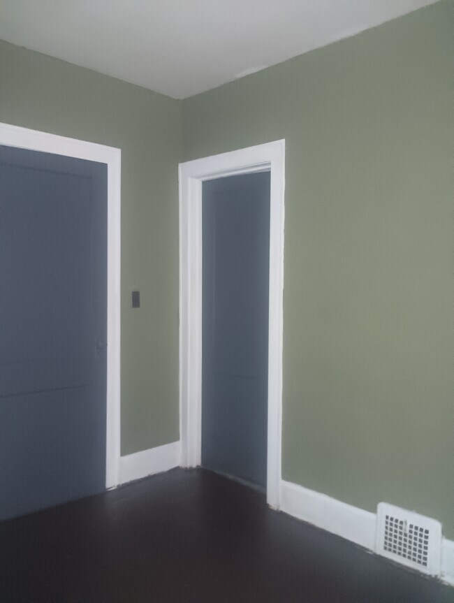 Foto del edificio - 9909 Dunlap Ave