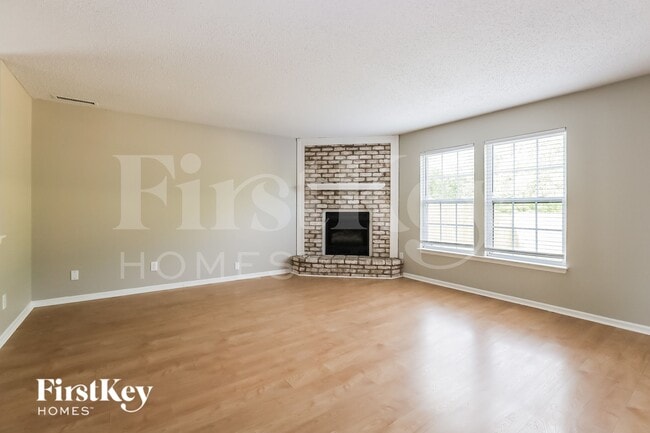 Building Photo - 8636 Aylesworth Dr