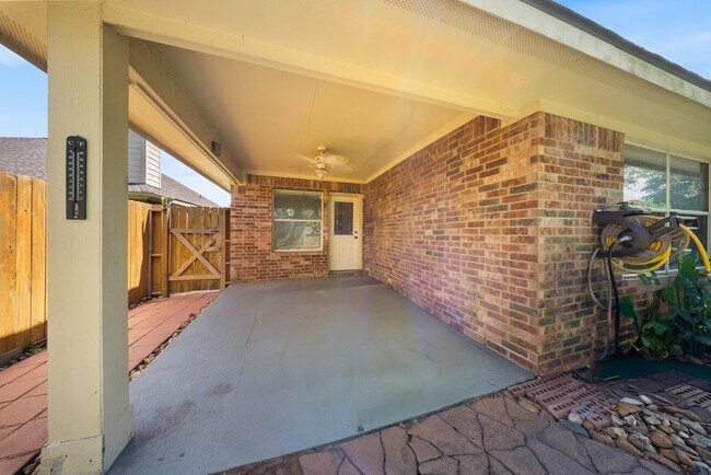 Building Photo - 6715 Rockwall Trail Dr