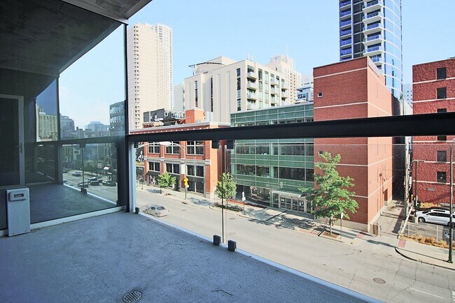 Foto del edificio - 802 N La Salle Dr