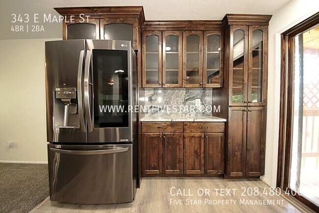Foto del edificio - 343 E Maple St