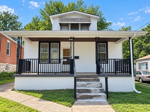 Building Photo - 8611 Vasel Ave