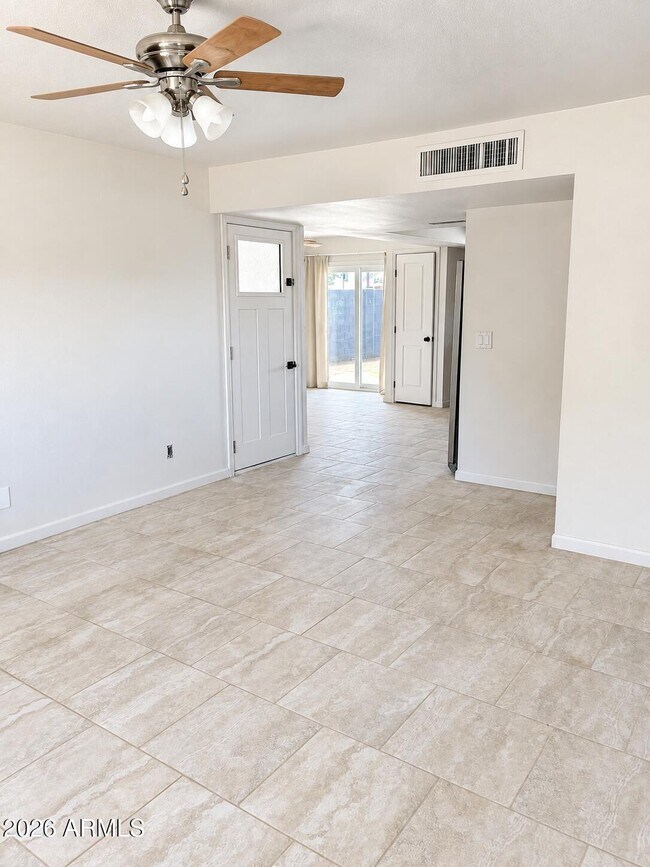 Foto del edificio - 20826 E Pickett St