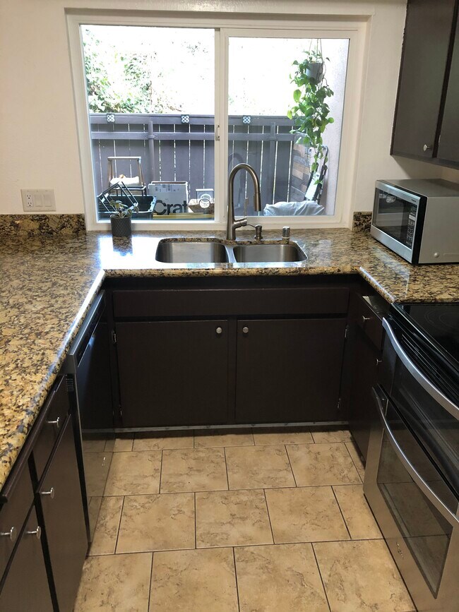 Stainless steel appliances - 7968 Mission Center Ct