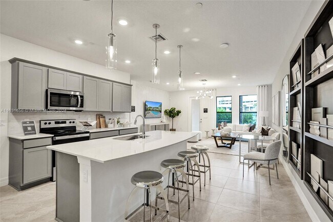 Foto del edificio - 8339 NW 7th Pl