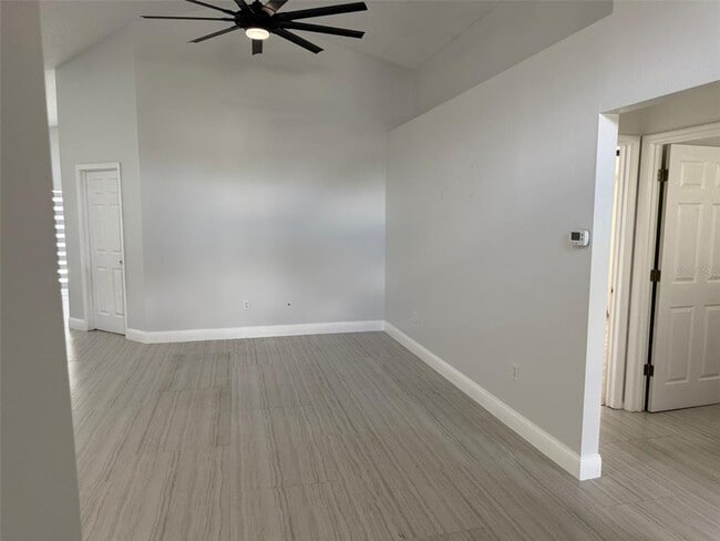 Building Photo - 263 Wingdale Way