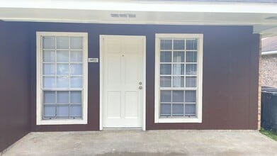 Building Photo - 14922 Central Woods Ave