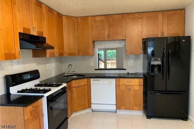 Foto del edificio - 24 Albury Way