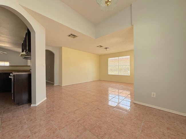 Building Photo - East El Paso 3bed/2bath!