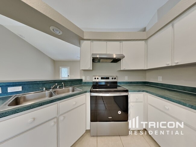 Building Photo - 25410 Rancagua Dr