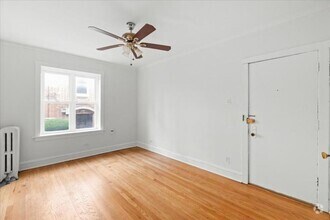 Building Photo - 654 W Oakdale Ave