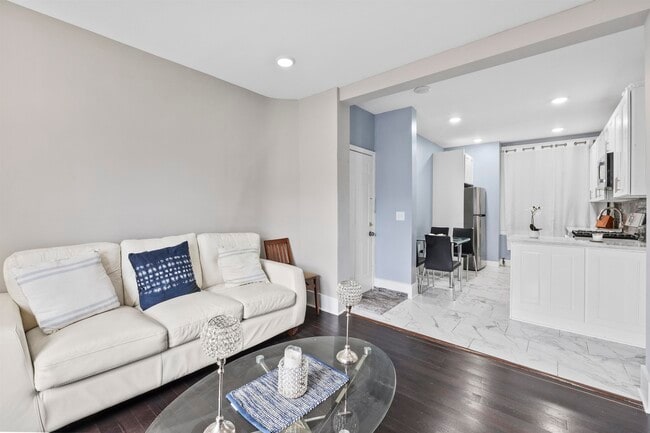 Building Photo - 6414 Park Ave