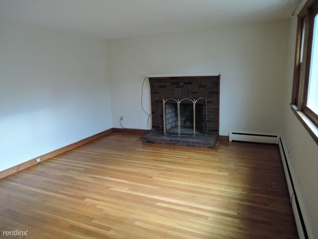 Building Photo - 406 Cherry St