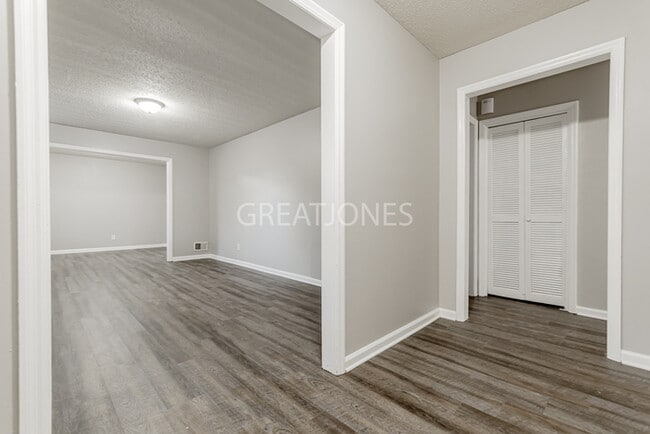 Foto del edificio - Charming 4 Bedroom in Columbia!