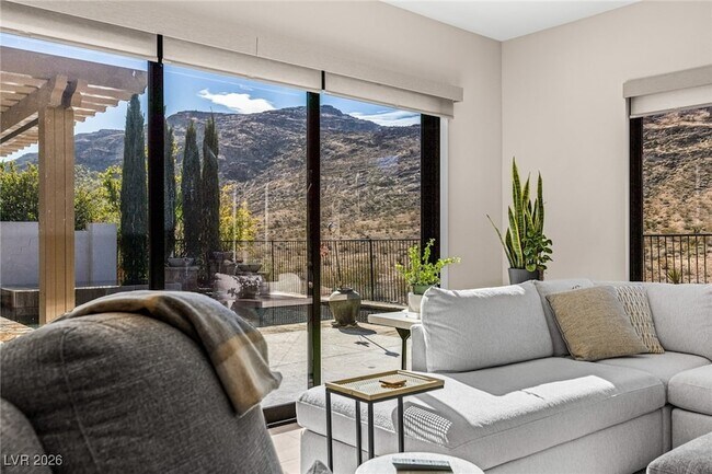 Foto del edificio - 2245 Green Mountain Ct