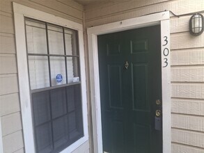 Building Photo - 12660 Ashford Point Dr