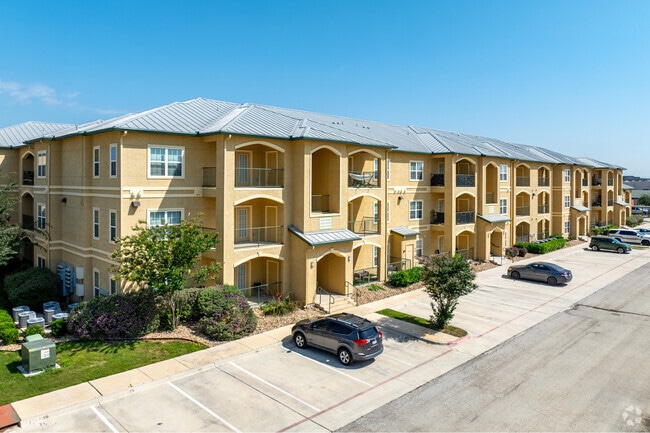 Building Photo - Northwood Luxury Apartments & Corporate Su...