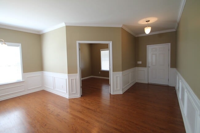 Building Photo - 1112 Jasmine Dr