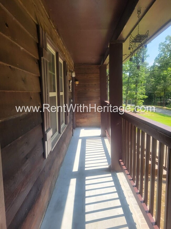 Building Photo - Gorgeous 3bd/2bath Brick Home/ Attention To Detail/ Upgrades Galore/ Great Location