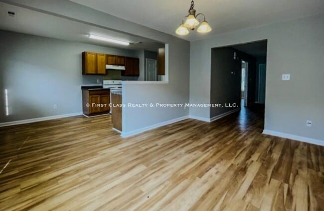 Building Photo - 5435 Eneida Sue Dr