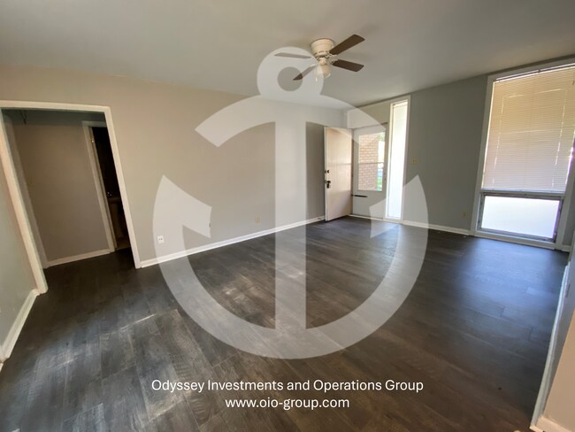 Building Photo - 552 Blendwood Dr