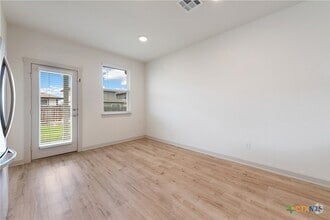 Building Photo - 124 Fairfax Ave