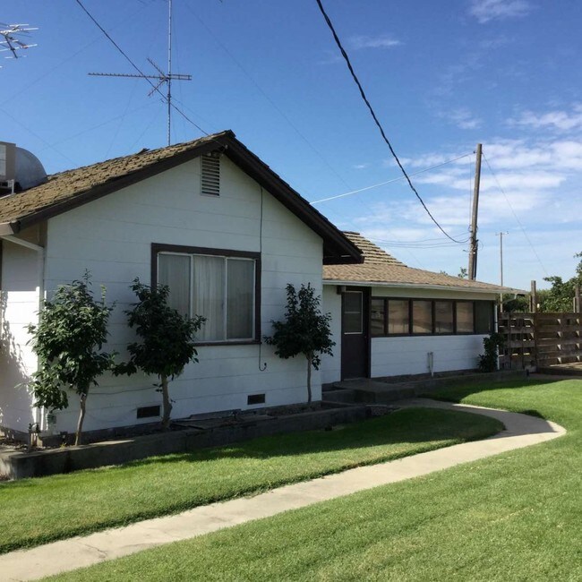 14762 North Ave, Delhi, CA 95315 House Rental in Delhi, CA