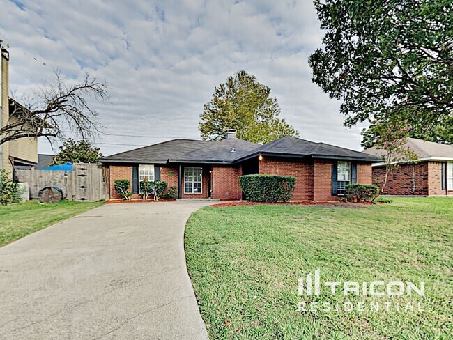 Foto del edificio - 335 Pin Oak Ln