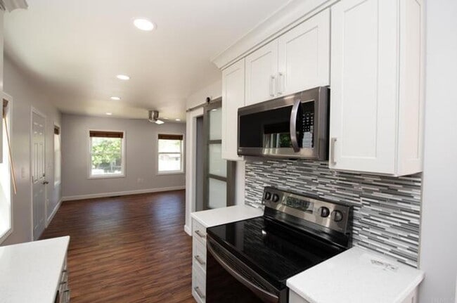 Photo - 1031-1033 N 20th Street Apartment