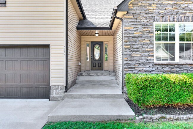 Foto del edificio - 645 Fox Hound Dr