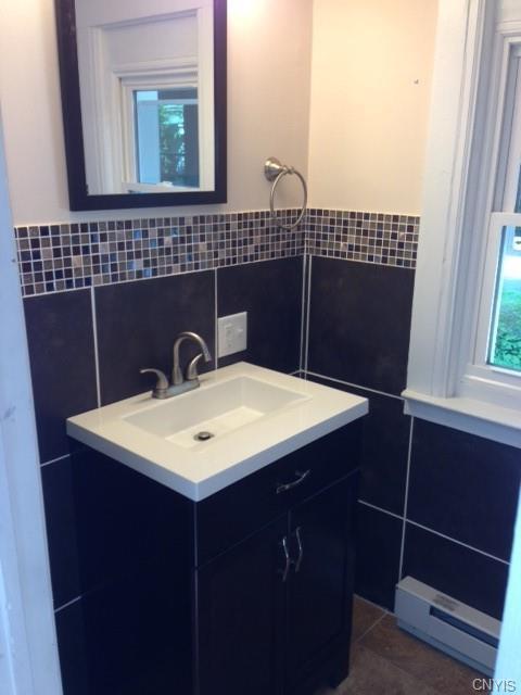 Building Photo - 312 Hall Ave