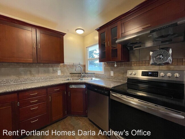 Building Photo - 3 br, 1 bath House - 13620 SE Stephens Place
