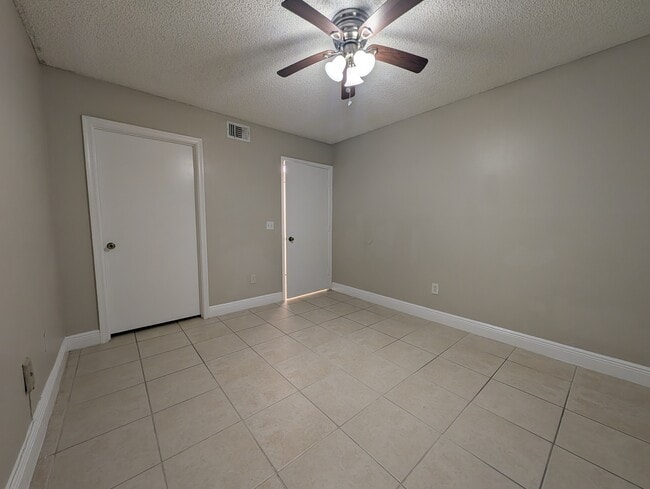 Building Photo - 3690 N 56th Ave