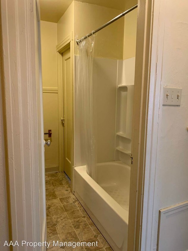 Building Photo - 1 br, 1 bath House - 1120 Pine St. #203