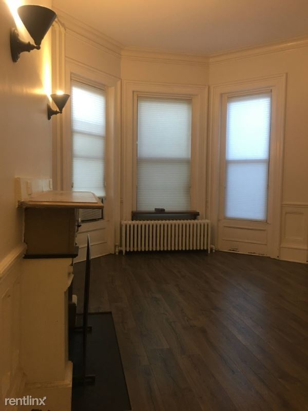 Building Photo - 364 Marlborough St